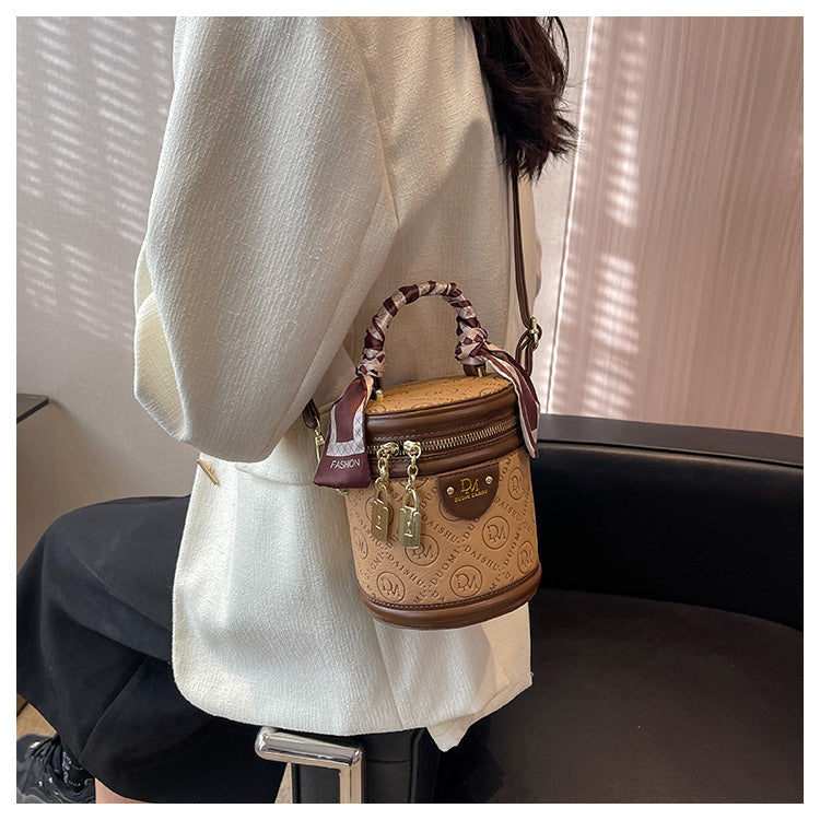 Niche PU Bucket Bag with Lid | Textured Crossbody Bag for Women A55