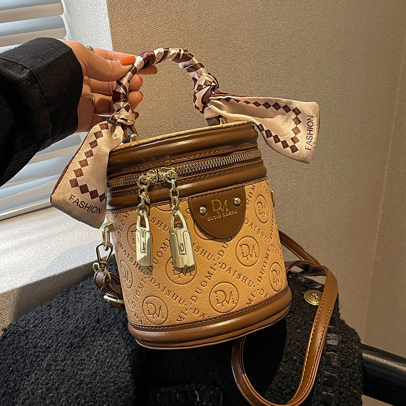 Niche PU Bucket Bag with Lid | Textured Crossbody Bag for Women A55