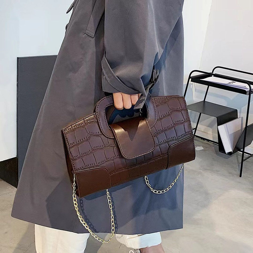 Women's Crocodile Pattern Handbag Retro Baguette with Chain Strap A28