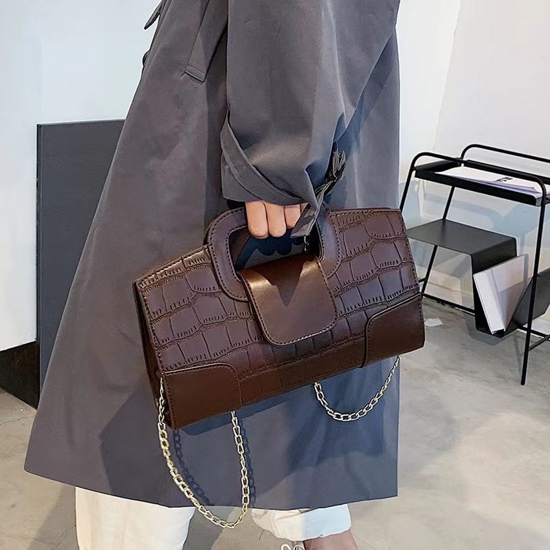 Women's Crocodile Pattern Handbag Retro Baguette with Chain Strap A28
