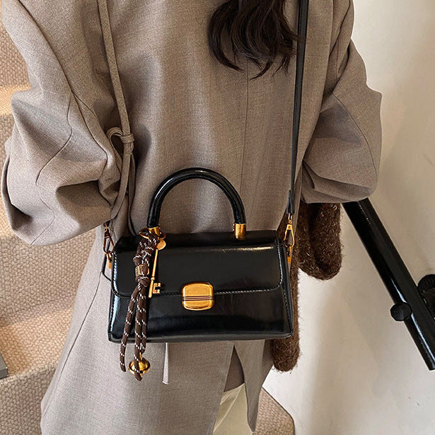 Korean Retro Lock Clasp Handbag for Women | PU Leather Chain Bag A38
