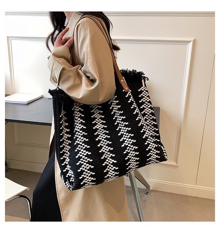 Large Canvas Tassel Tote Bag | Woven Shoulder Bag for Women A57