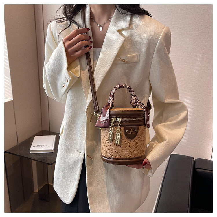 Niche PU Bucket Bag with Lid | Textured Crossbody Bag for Women A55