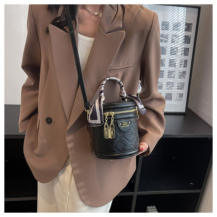 Niche PU Bucket Bag with Lid | Textured Crossbody Bag for Women A55